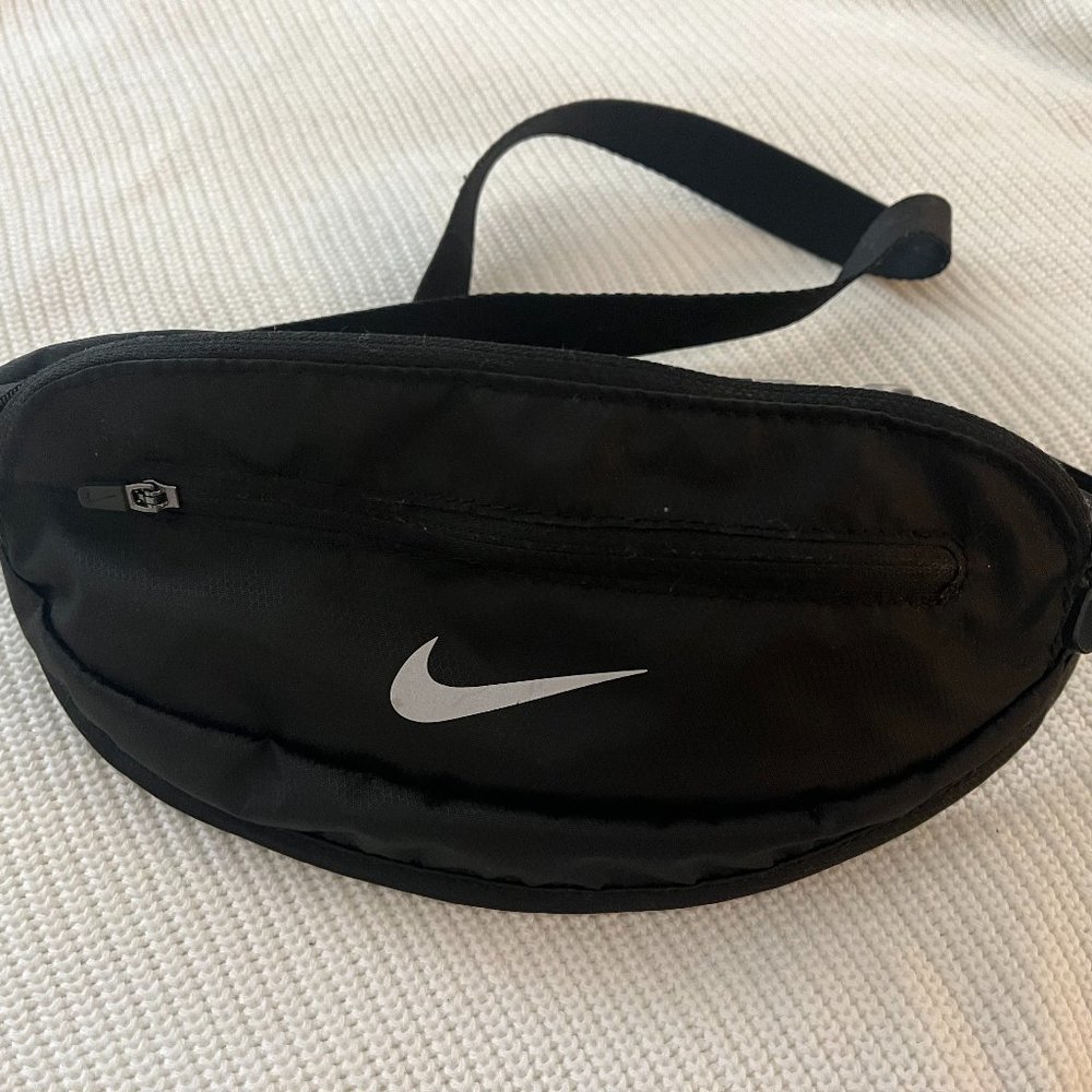 NIKE BLACK SLIM FANNY PACK WAIST BAG RUNNING EXERCISE